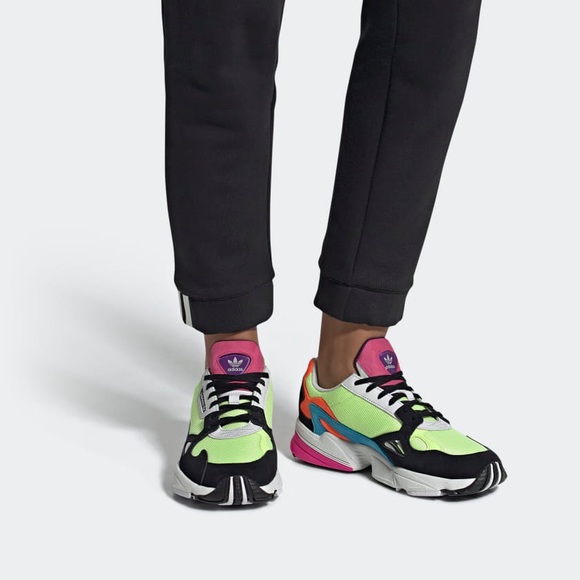 ADIDAS FALCON - New + Box - Picture 2 of 8